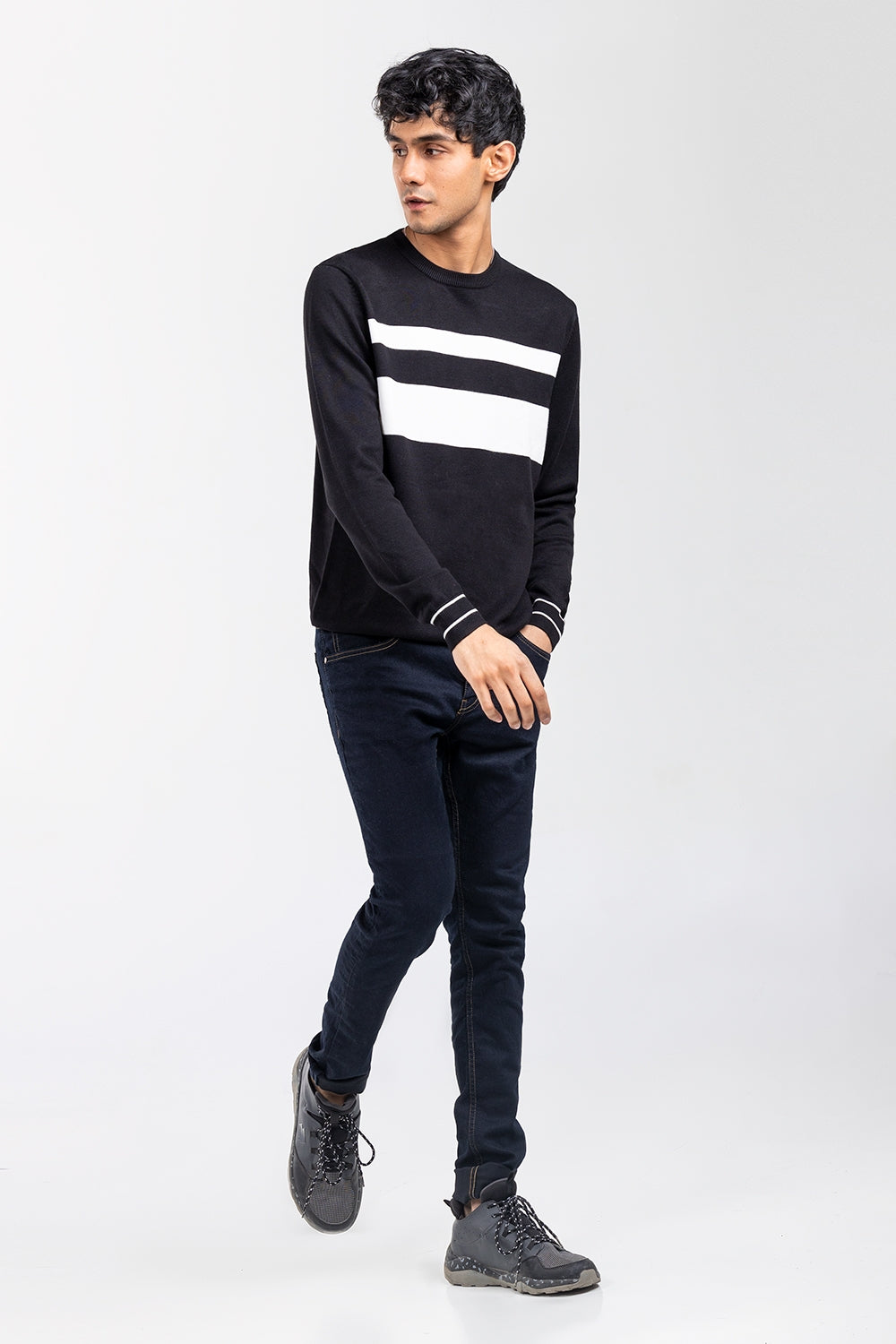 Black-White Fashion Sweater FS-SWT-VPN-FD-447-01