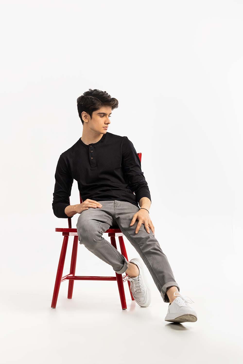 Black Basic T-shirt FS-HEN-SIG-D028