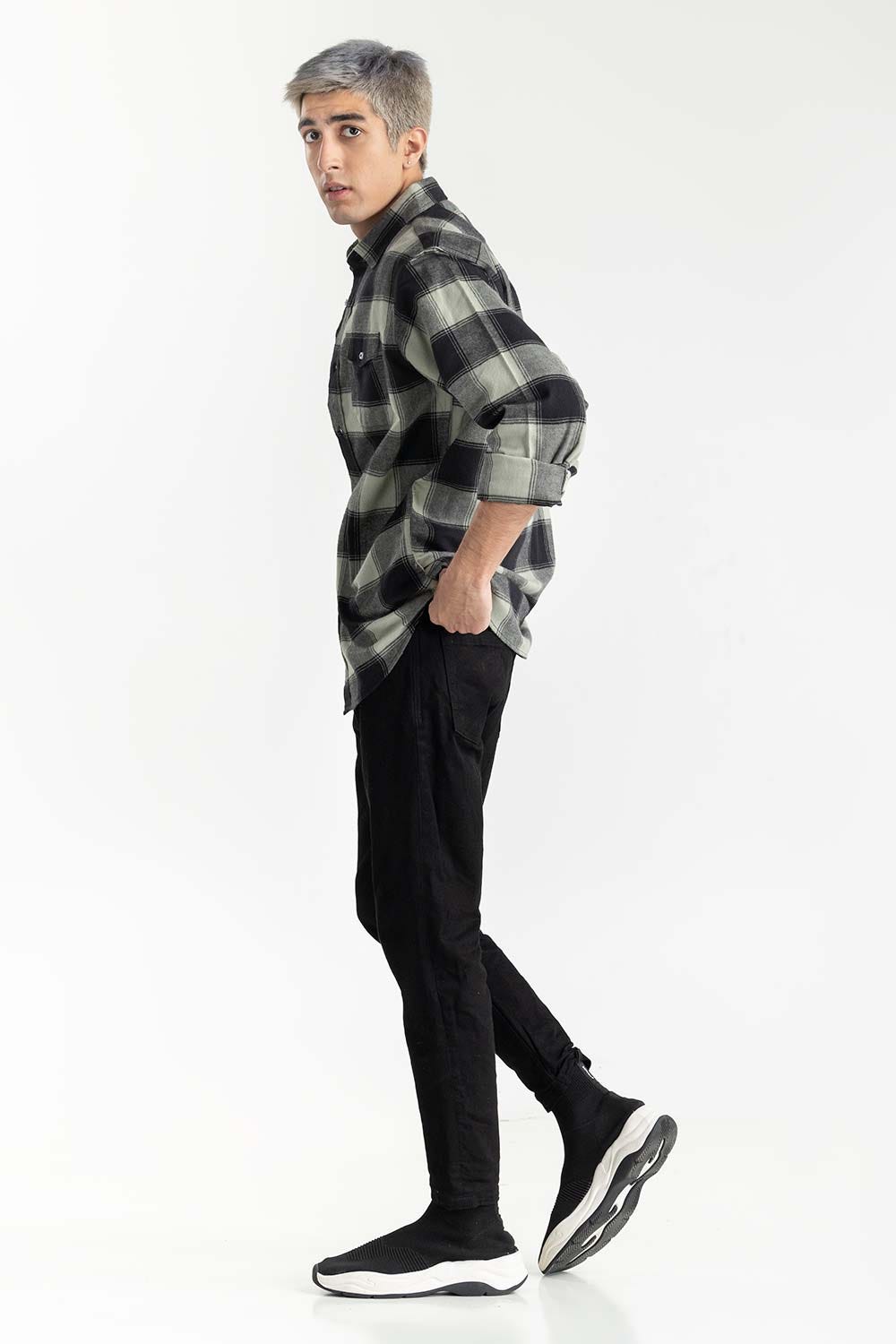 Black Checkered Button-Down Shirt 224-117-023