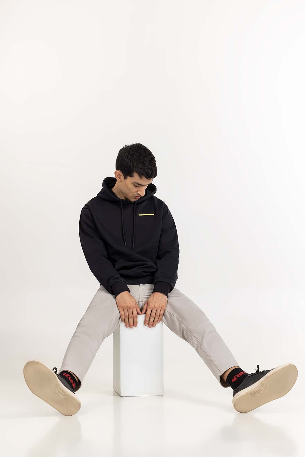 Black Knit Regular Hoodie 224-112-048