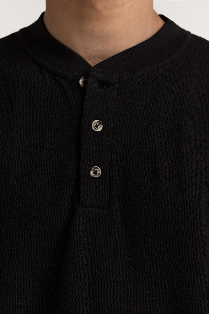 Black Textured Basic Tee MN-HNL-FS-WS23-002