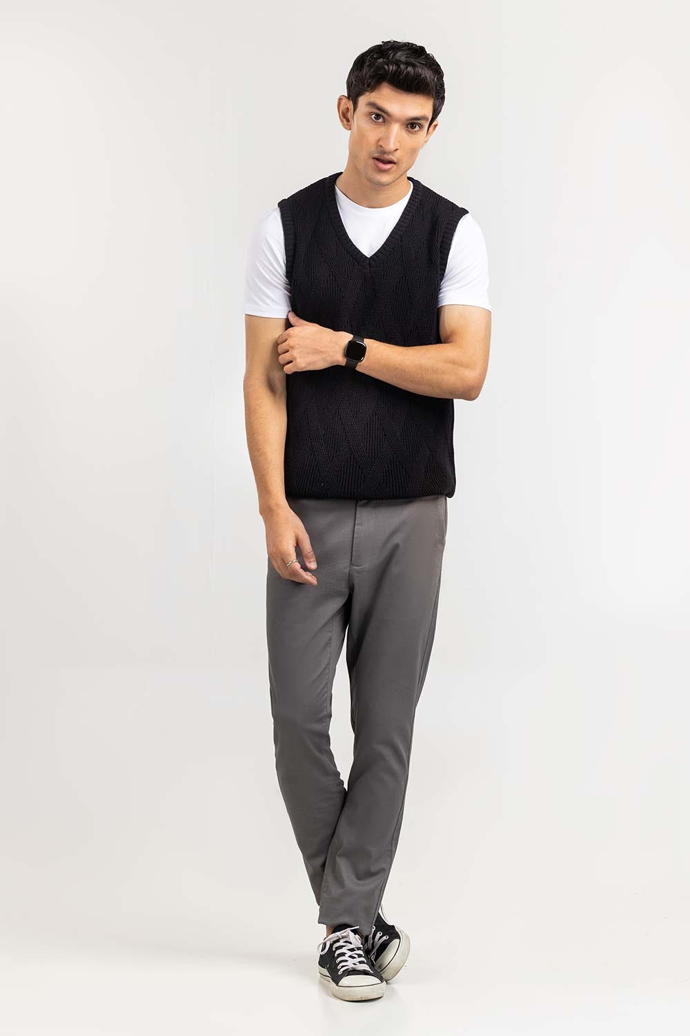 Black Textured V Neck Sleeveless Sweater SWT-FSLVN22-205-1