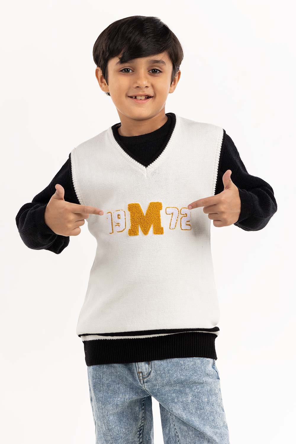 Junior Boy Black V Neck Sweater 224-311-039