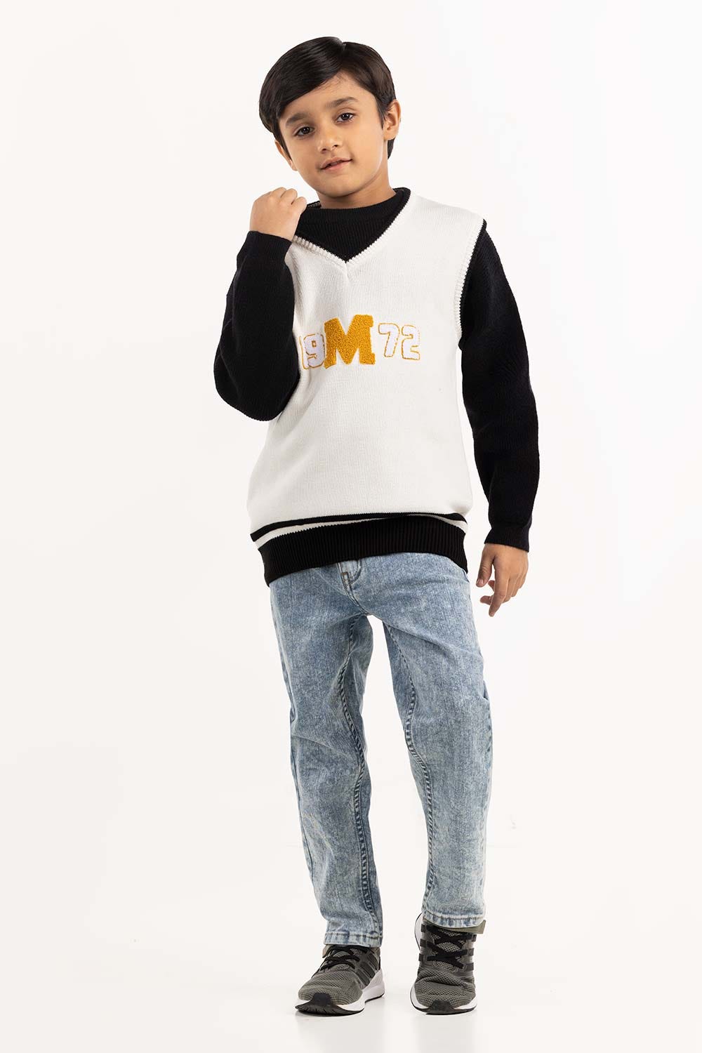 Junior Boy Black V Neck Sweater 224-311-039