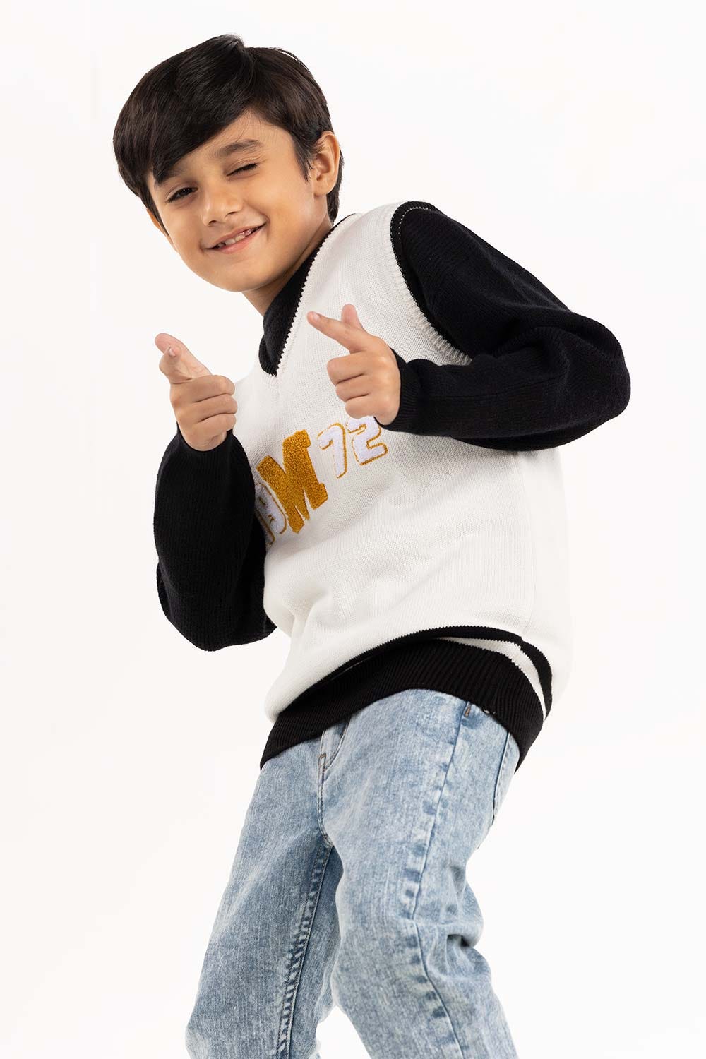 Junior Boy Black V Neck Sweater 224-311-039