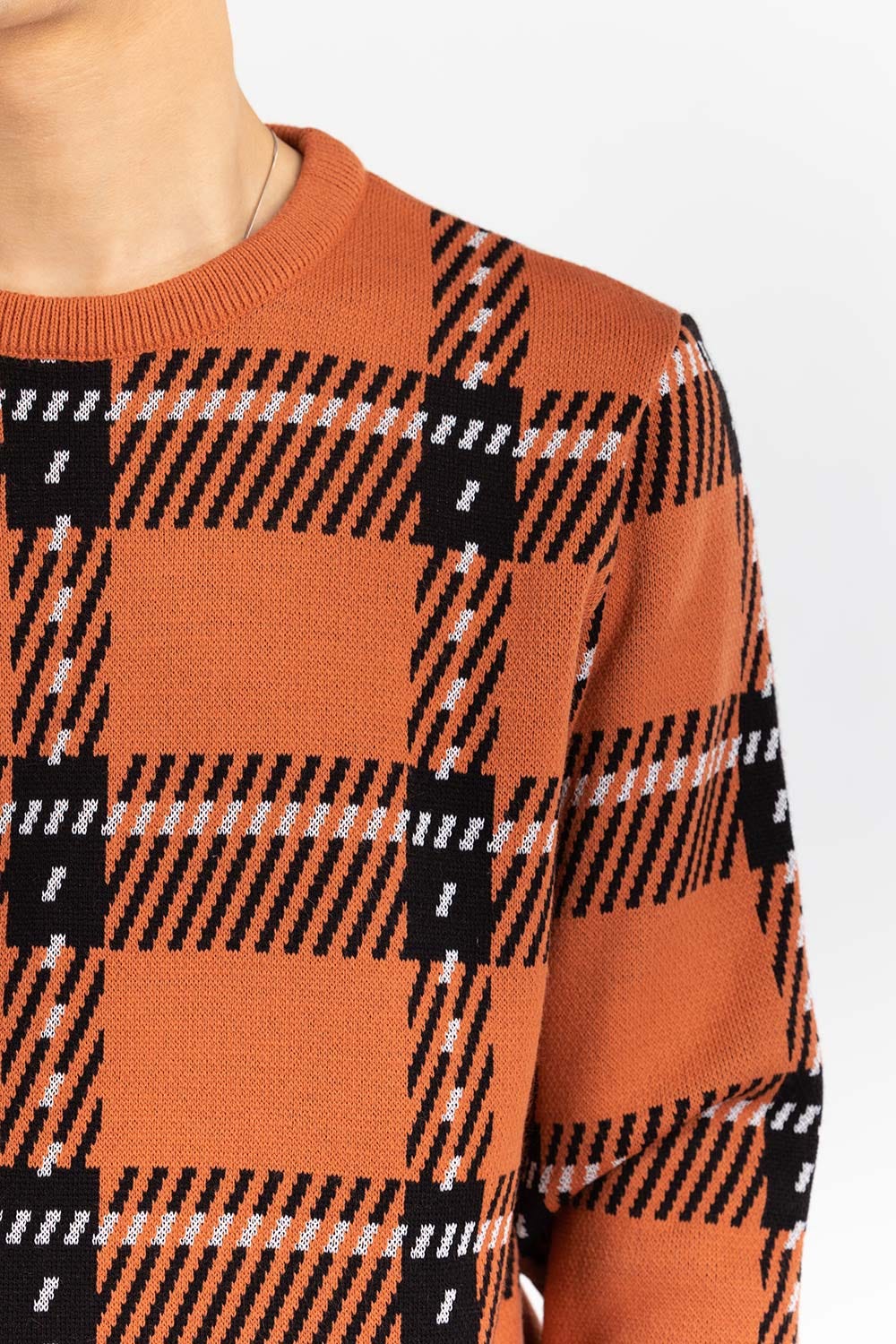 Cinnamon Checkered Crew Neck Sweater SWT-FFSCN22-115