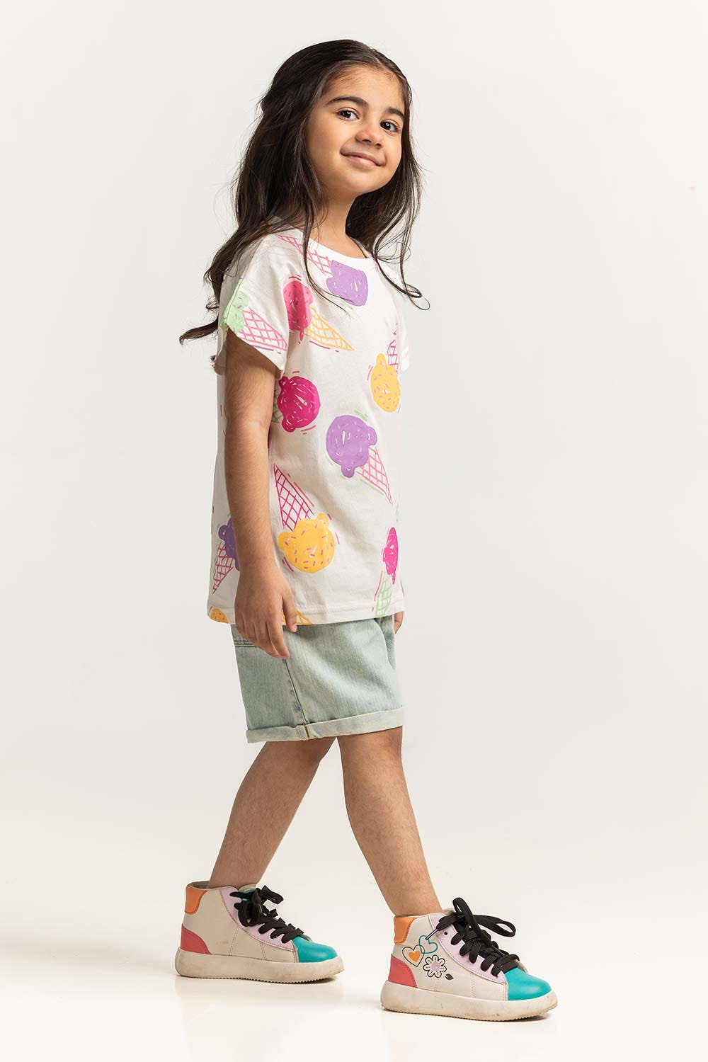 Crew Neck Graphic Tee TG-TS-SS24-021