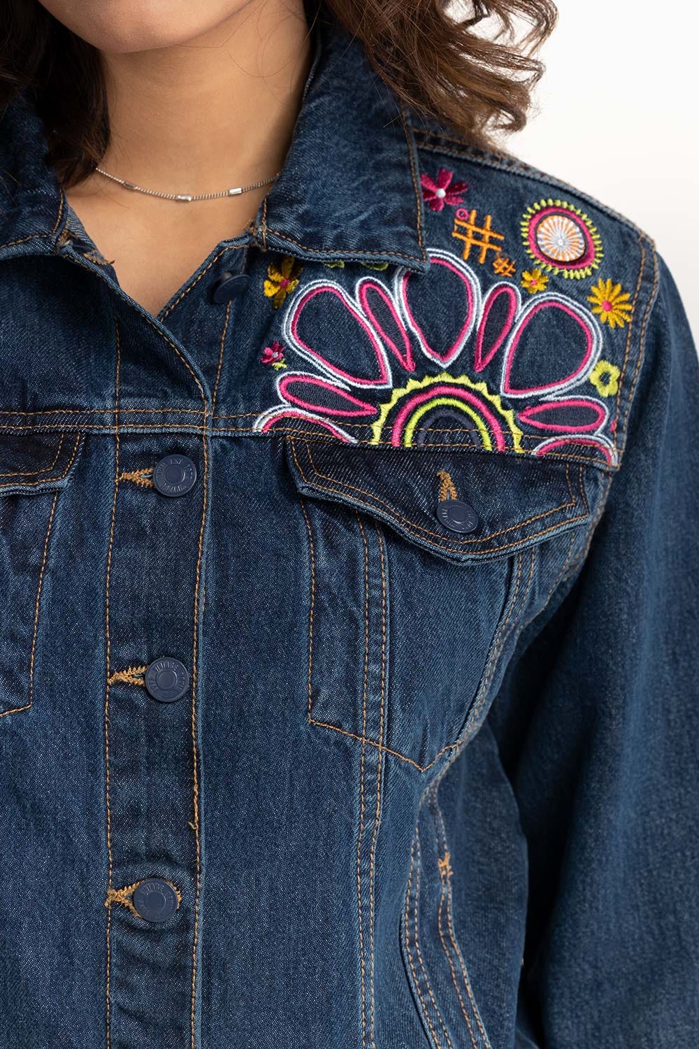 Embroidered Denim Jacket 224-210-036