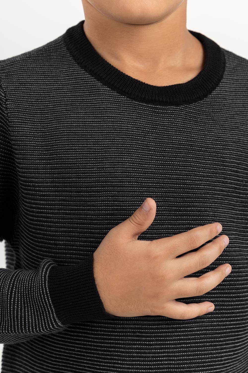 Junior Boy Grey Knit Sweater With A Round Neck 224-311-021