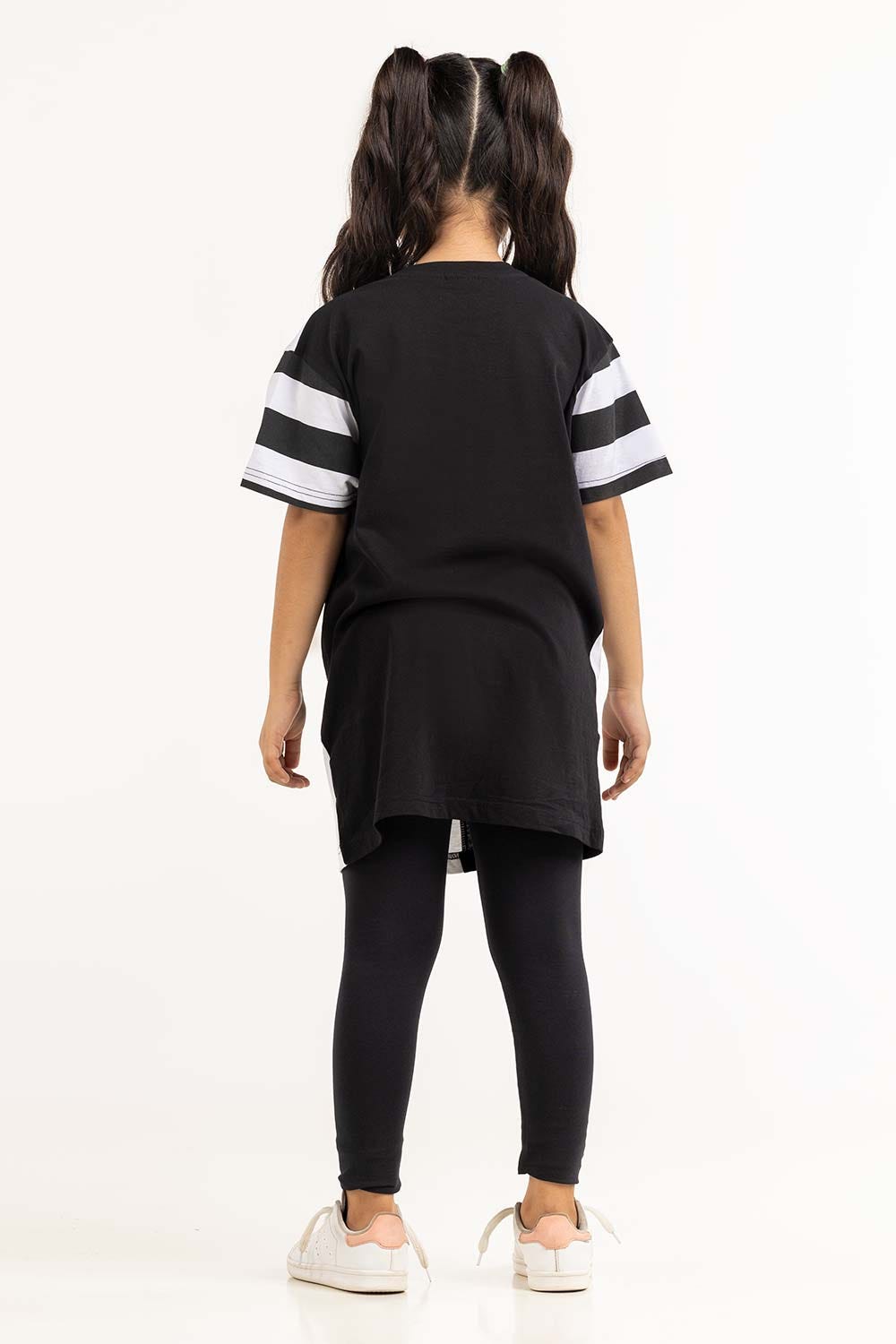 Junior Girl White And Black T-Shirt 231-413-017