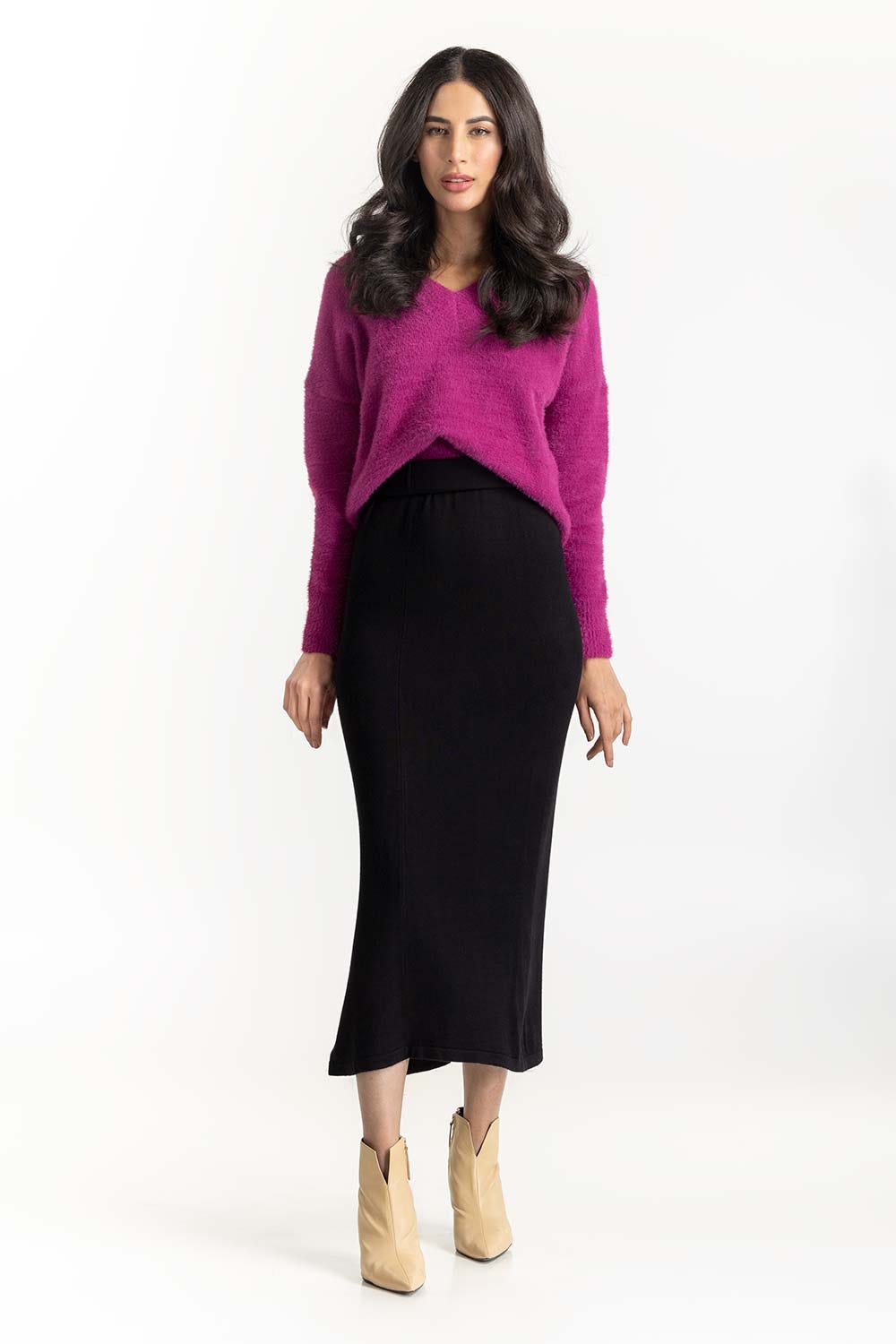 Magenta V-Neck Knit Sweater 224-211-023