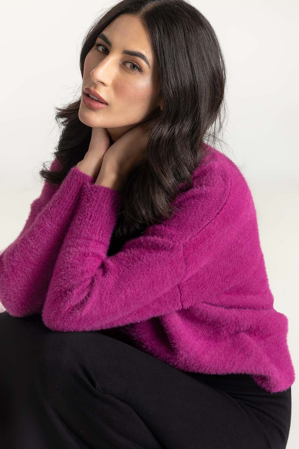 Magenta V-Neck Knit Sweater 224-211-023