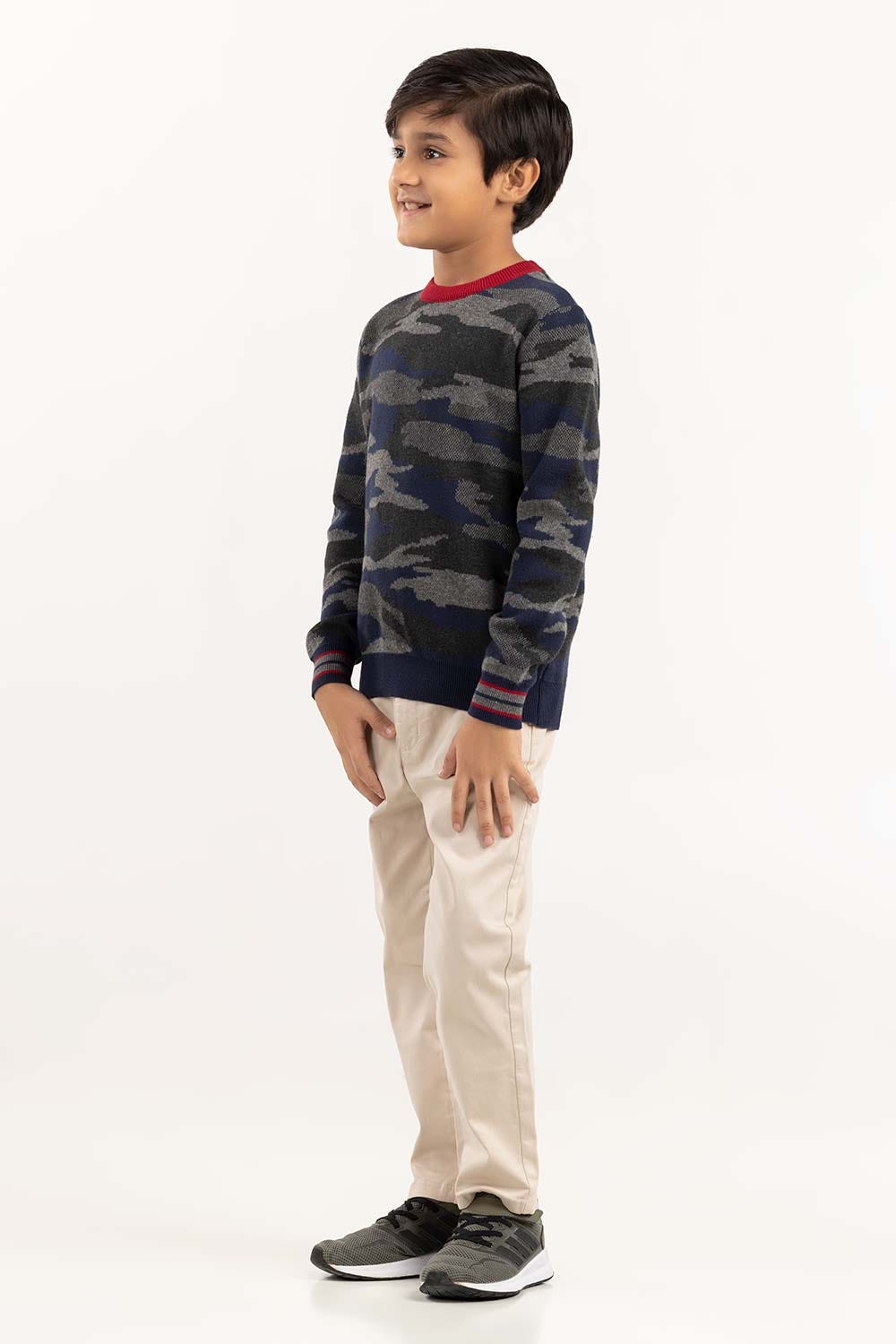 Junior Boy Multi Knit Sweater With A Round Neck 224-311-025
