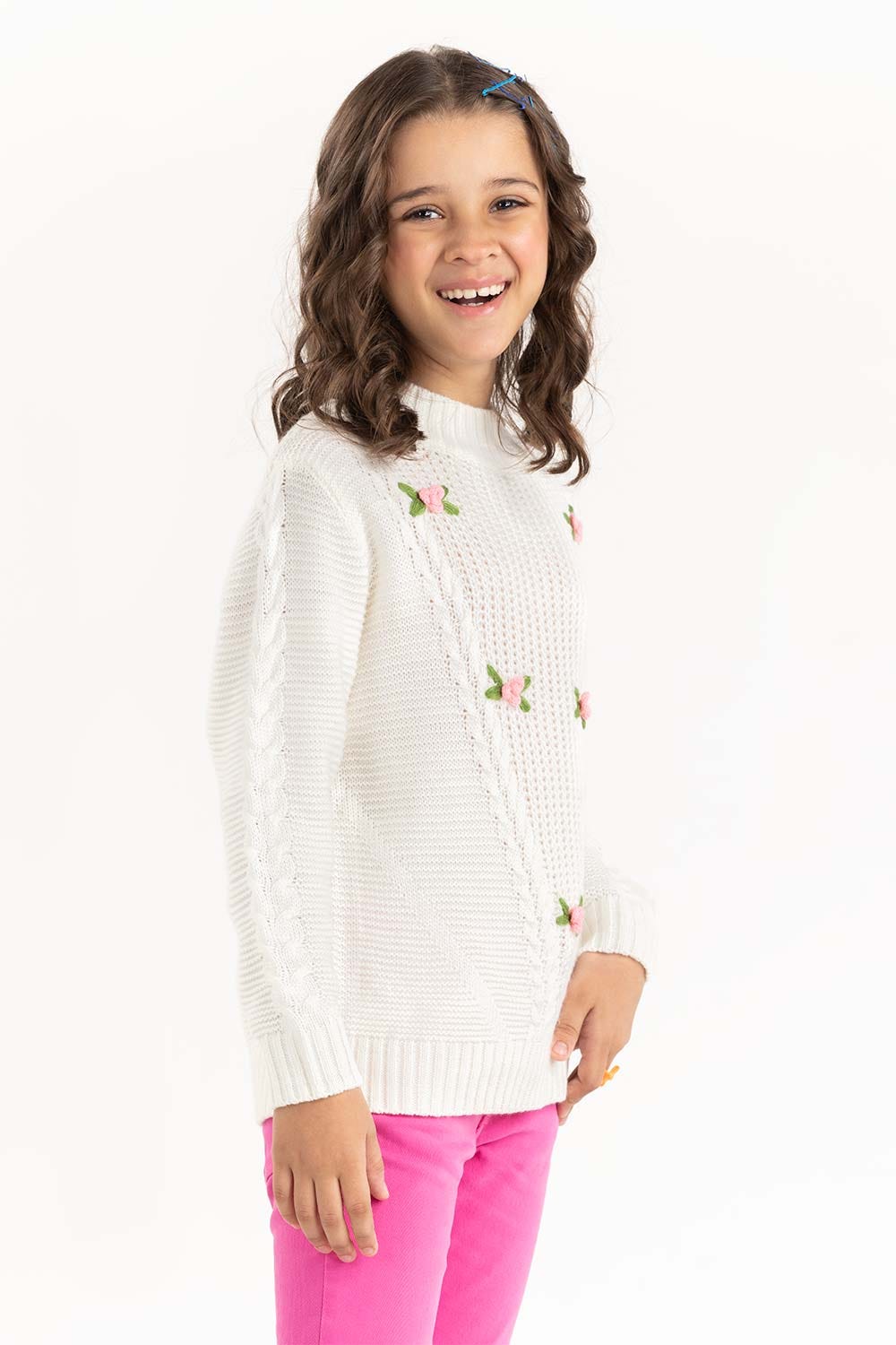 Junior Girl Off-White Loose Knit Sweater With Crew Neck 224-411-038