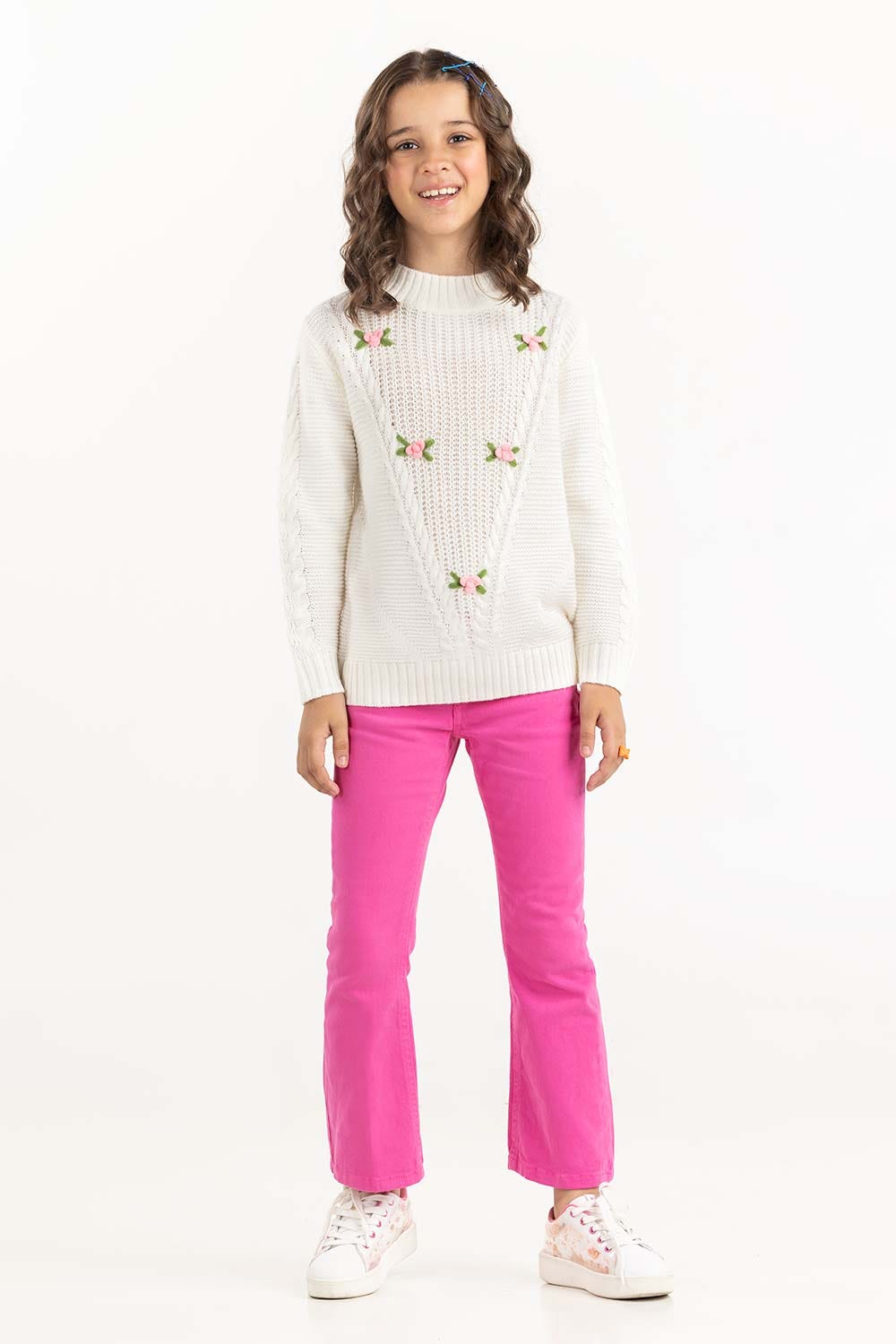 Junior Girl Off-White Loose Knit Sweater With Crew Neck 224-411-038