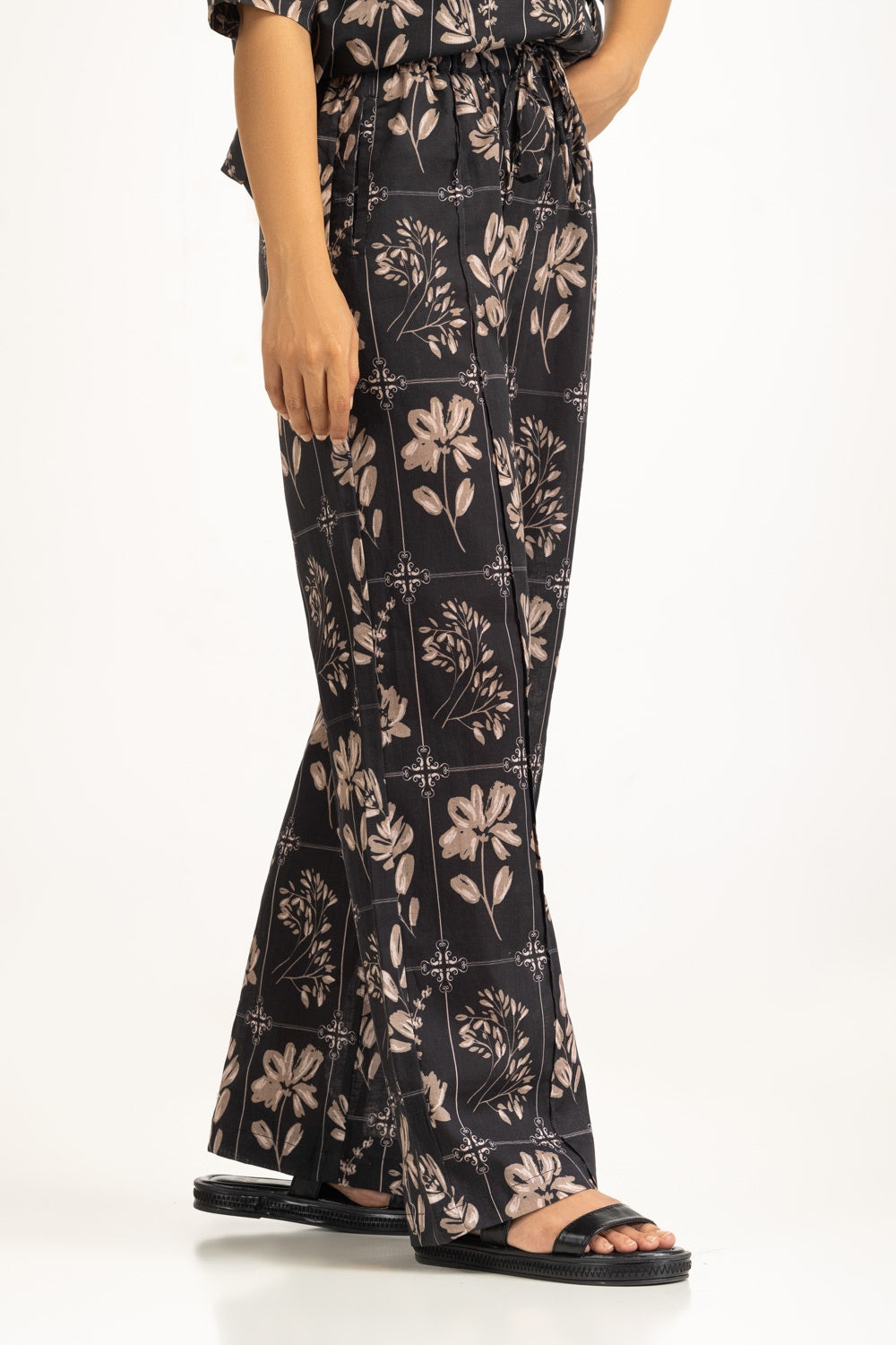 Regular Fit Trousers WM-COD-SS25-362B